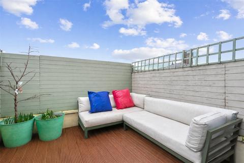 2 bedroom apartment to rent, Digby Crescent, London, N4