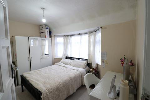 3 bedroom semi-detached house to rent, Rushgrove Avenue, London NW9