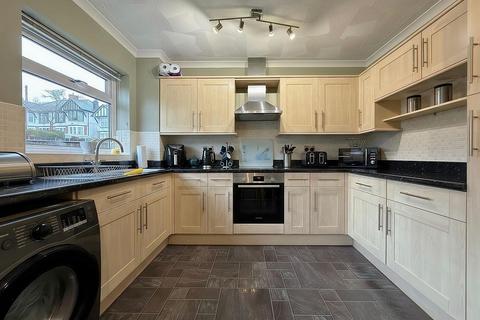 4 bedroom terraced house for sale, Forest Close, Newport, NP19
