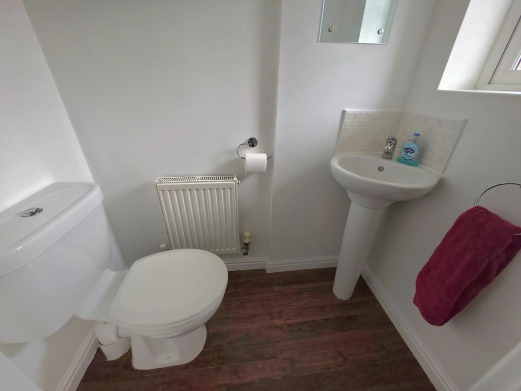 Cloakroom/Wc