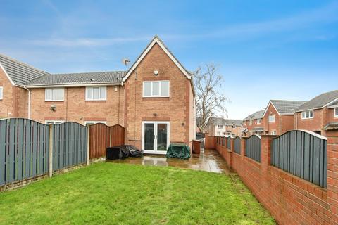 2 bedroom end of terrace house for sale, Farriers Place, Castleford, WF10