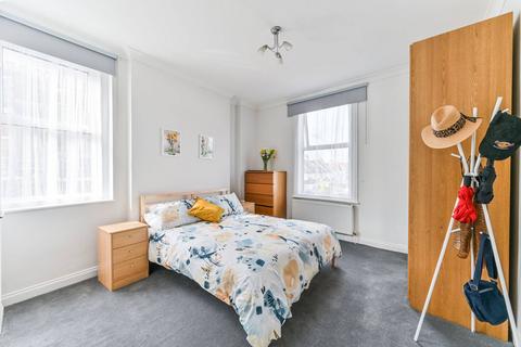 2 bedroom flat for sale, London Road, Norbury, London, SW16