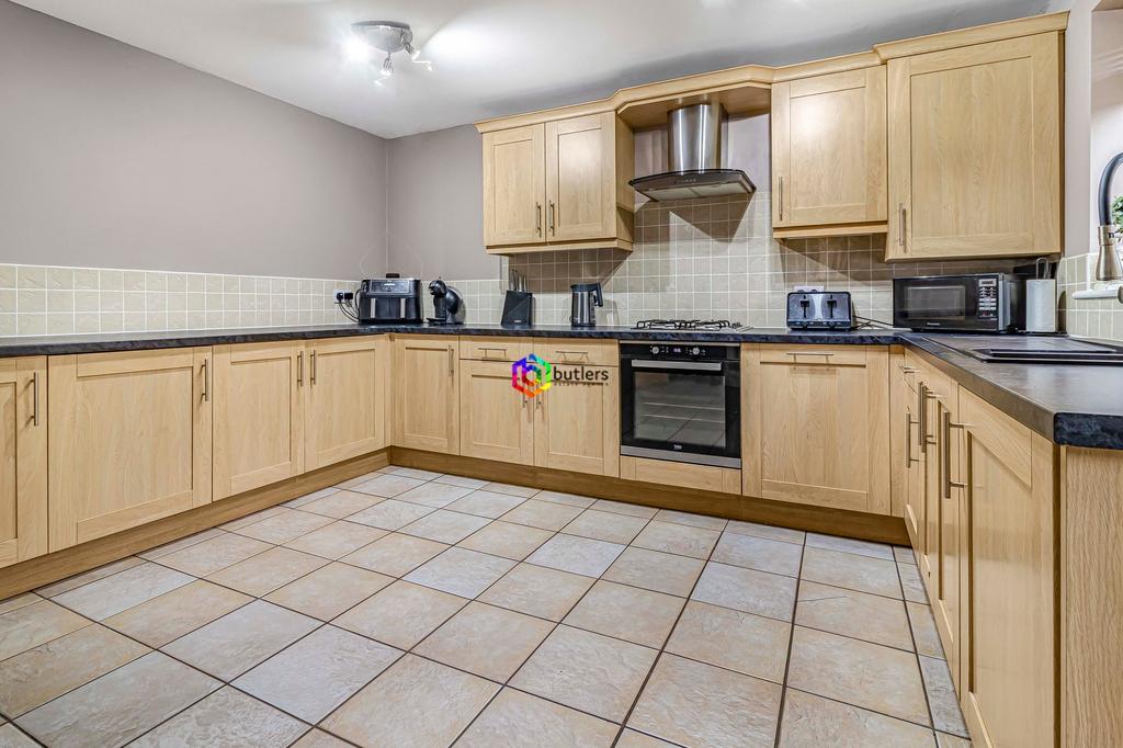 Kitchen / Breakfast Room