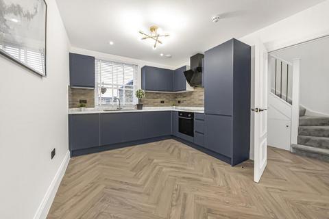 2 bedroom flat to rent, 25 Scrubs Lane, London NW10
