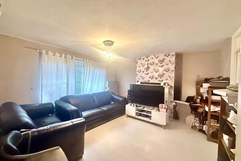 1 bedroom flat for sale, Kenton Road, Kenton, Newcastle upon Tyne, Tyne and Wear, NE3 4PA