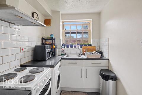 undefined, Leigh Hunt Drive, London