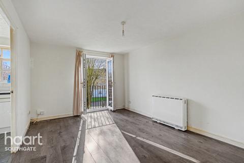 Leigh Hunt Drive, London