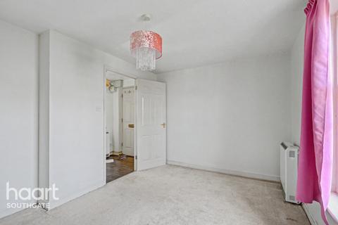 undefined, Leigh Hunt Drive, London