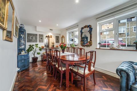 6 bedroom end of terrace house for sale, Leeward Gardens, Wimbledon Village SW19