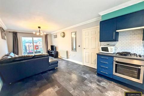 2 bedroom apartment for sale, Lower Southend Road, Wickford