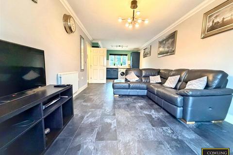 2 bedroom apartment for sale, Lower Southend Road, Wickford