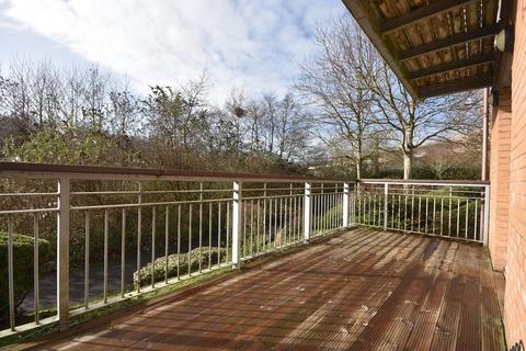 2 bedroom flat for sale, 80 Grangemoor Court, Cardiff, CF11 0AE