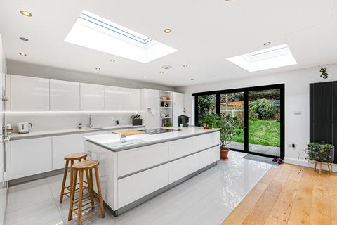 4 bedroom detached house for sale, Broomfield, Sunbury-on-Thames, Surrey, TW16