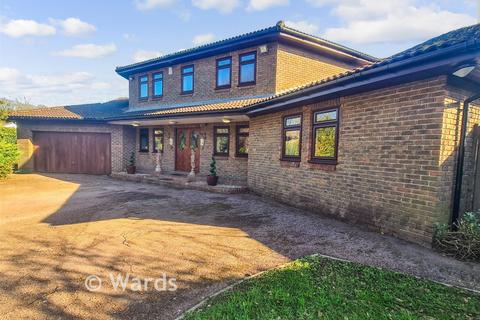 6 bedroom detached house for sale, Fairview Avenue, Rainham, Gillingham, Kent