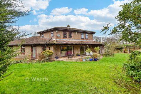 6 bedroom detached house for sale, Fairview Avenue, Gillingham ME8