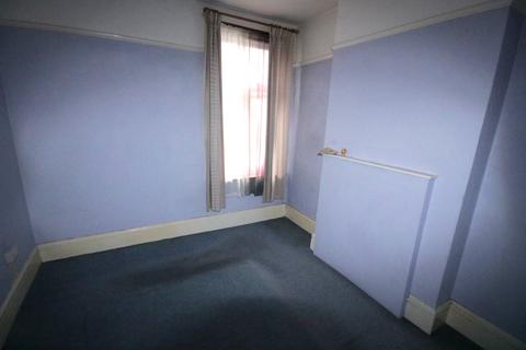 2 bedroom flat for sale, Chingford E4