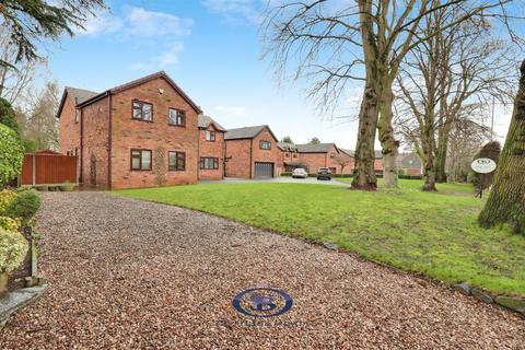 4 bedroom detached house for sale, Middlewich Road, Sandbach
