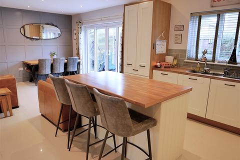 undefined, Olivers court, Calne