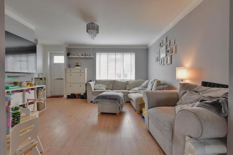 4 bedroom semi-detached house for sale, Wagtail Drive, Heybridge