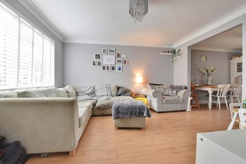 4 bedroom semi-detached house for sale, Wagtail Drive, Heybridge