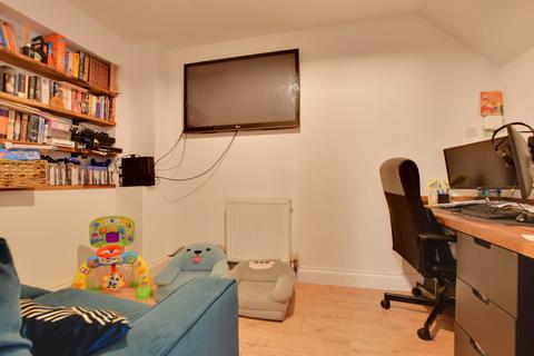 4 bedroom semi-detached house for sale, Wagtail Drive, Heybridge