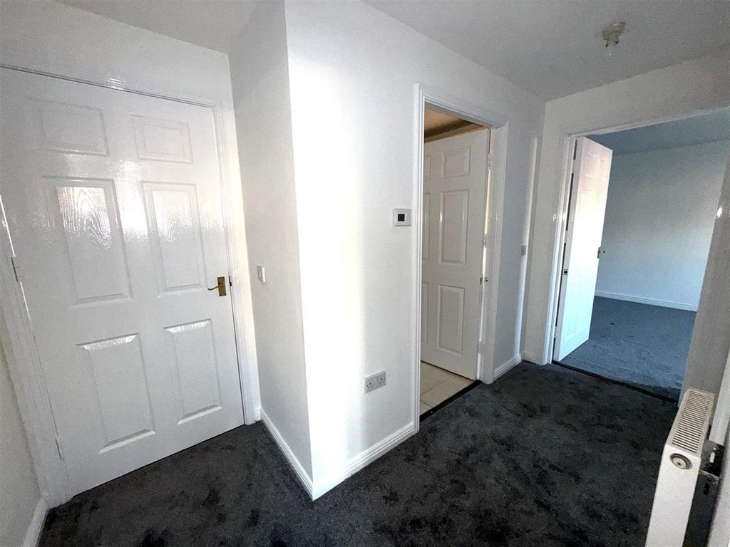 10 SILVER HALL.jpeg