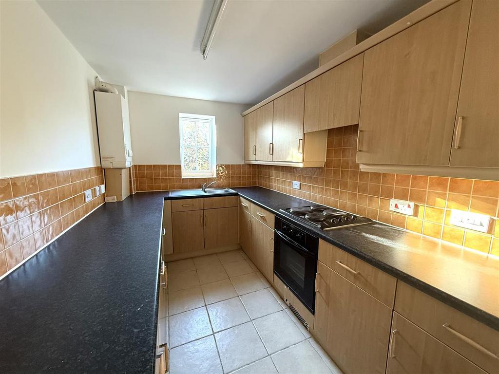 10 SILVERDALE KITCHEN.jpeg