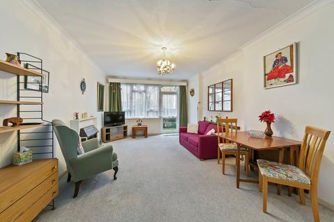 2 bedroom flat for sale, Royston Court, Lichfield Road, Kew, Richmond, Surrey TW9