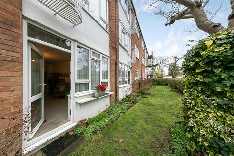 2 bedroom flat for sale, Royston Court, Lichfield Road, Kew, Richmond, Surrey TW9