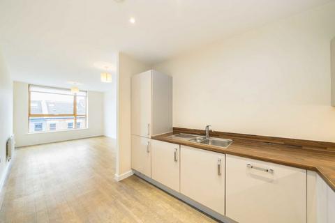 1 bedroom flat to rent, Glengall Road, London NW6