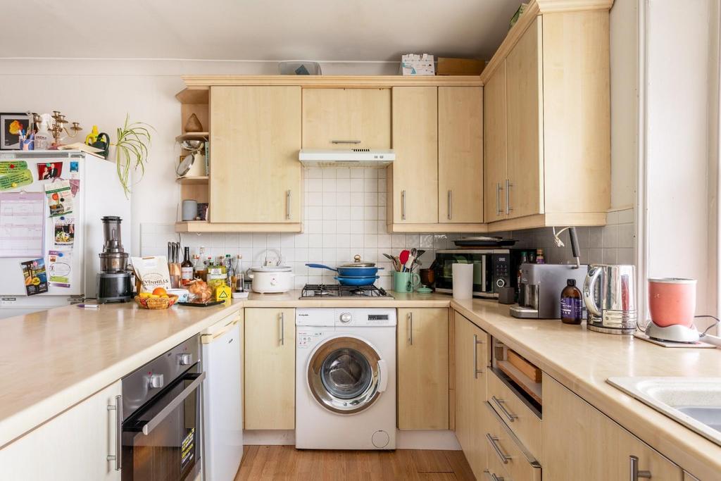Kitchen (2).jpg