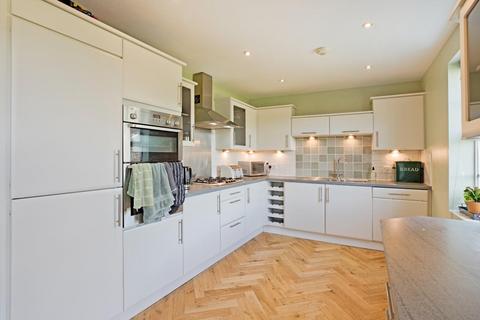 5 bedroom townhouse for sale, Scalebor Square, Burley in Wharfedale LS29