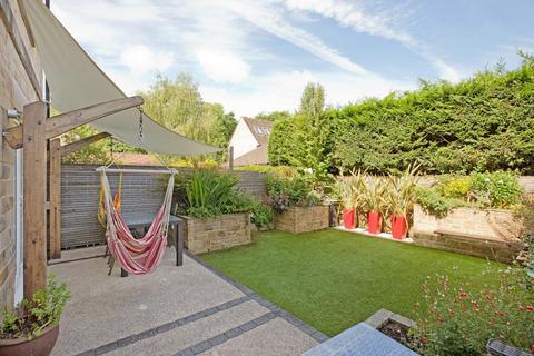 5 bedroom townhouse for sale, Scalebor Square, Burley in Wharfedale LS29