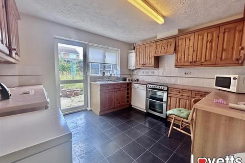 4 bedroom detached house to rent, Westmarsh Drive, Margate, CT9