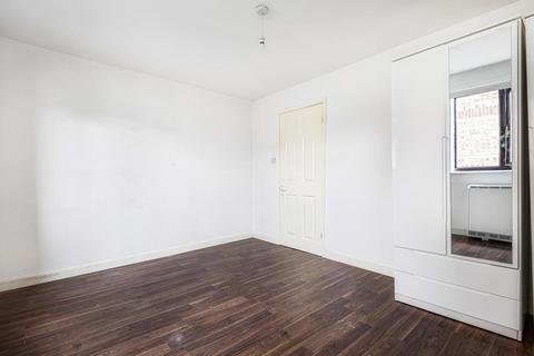 1 bedroom flat for sale, Charlton Road, London