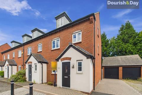 3 bedroom end of terrace house for sale, Pearl Brook Avenue, Stafford ST16