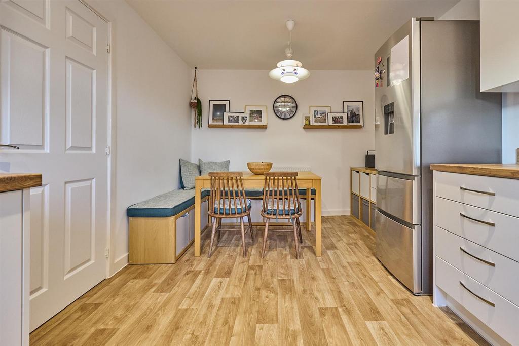 Fitted dining kitchen to front