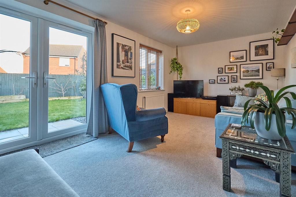 Lounge to rear