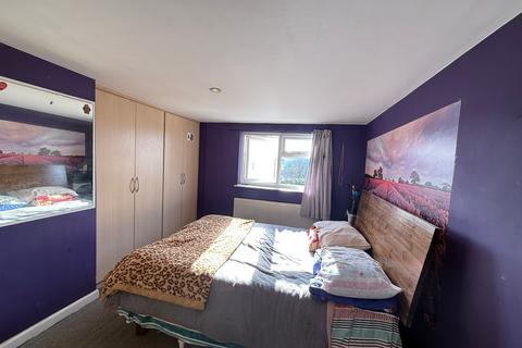 undefined, Chaucer Avenue, Hounslow TW4