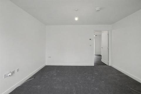 3 bedroom semi-detached house to rent, Crewe CW1