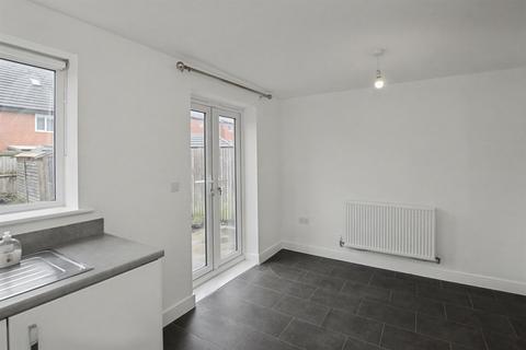 3 bedroom semi-detached house to rent, Crewe CW1