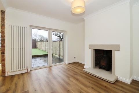 3 bedroom semi-detached house for sale, Shaftesbury Avenue, Ashgate, Chesterfield, S40