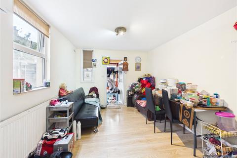 2 bedroom ground floor flat for sale, Locket Road, Harrow, HA3
