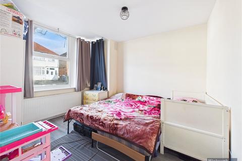 2 bedroom ground floor flat for sale, Locket Road, Harrow, HA3