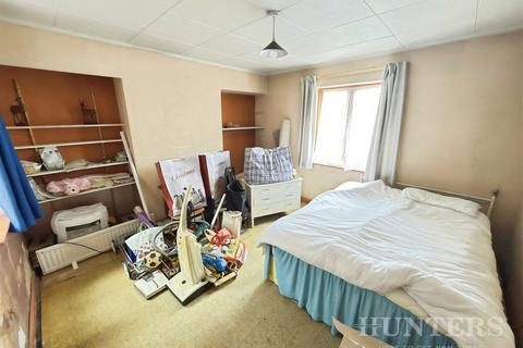 undefined, Courtney Crescent, Carshalton, SM5 4NA