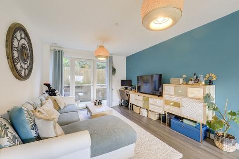 2 bedroom flat for sale, Adenmore Road, Catford, SE6
