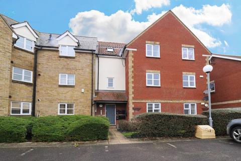 2 bedroom apartment for sale, Bramble Tye, Noak Bridge, Essex, SS15