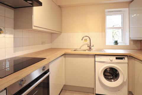 2 bedroom apartment for sale, Bramble Tye, Noak Bridge, Essex, SS15
