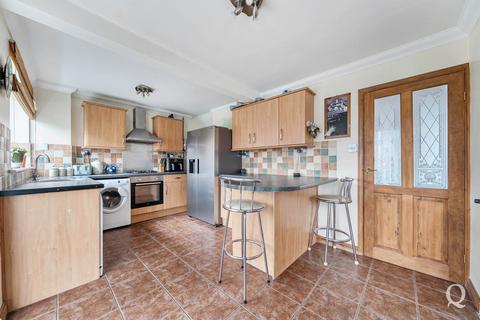 4 bedroom end of terrace house for sale, Gladstone Drive, Sittingbourne, Kent, ME10
