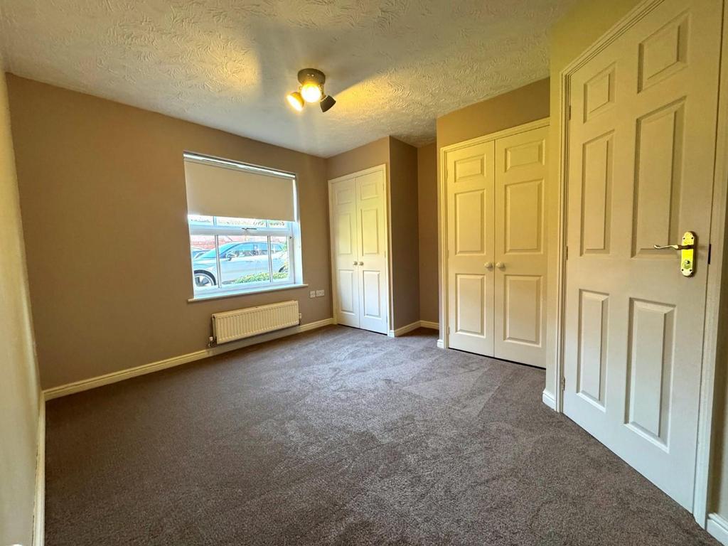 Bedroom 1.jpg
